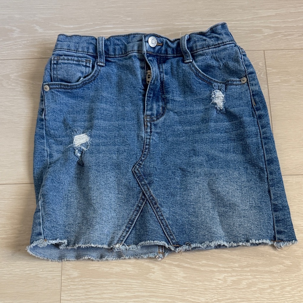 ✨ Cat & Jack Distressed Blue Denim Skirt - Picture 2 of 6